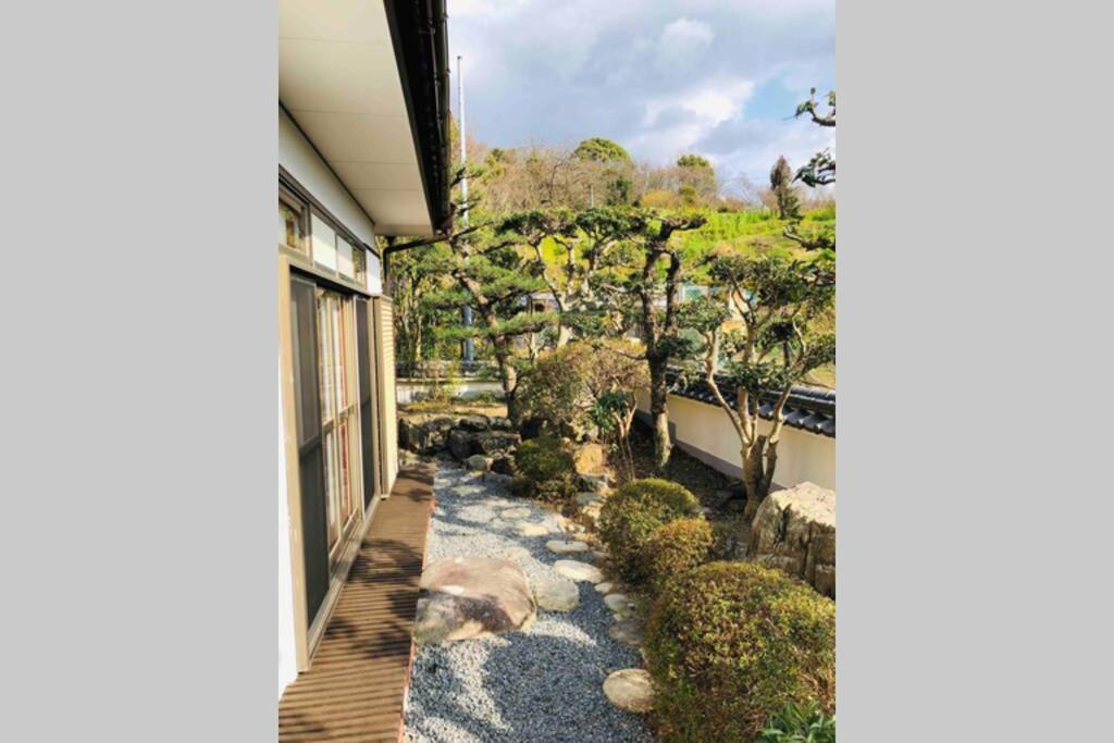 48坪！道後温泉付近駐車場有り清潔さと設備の充実さが高評価 大切な家族仲間と広々とくつろげます Matsuyama (Ehime) Exterior foto