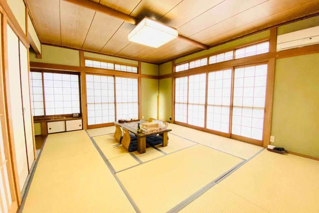 48坪！道後温泉付近駐車場有り清潔さと設備の充実さが高評価 大切な家族仲間と広々とくつろげます Matsuyama (Ehime) Exterior foto